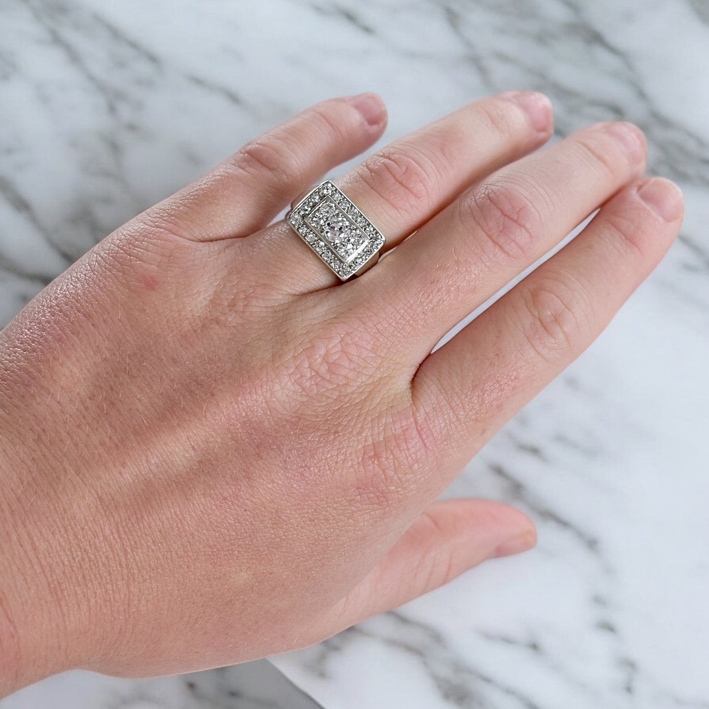 Chevalière Art Deco diamond ring 23
