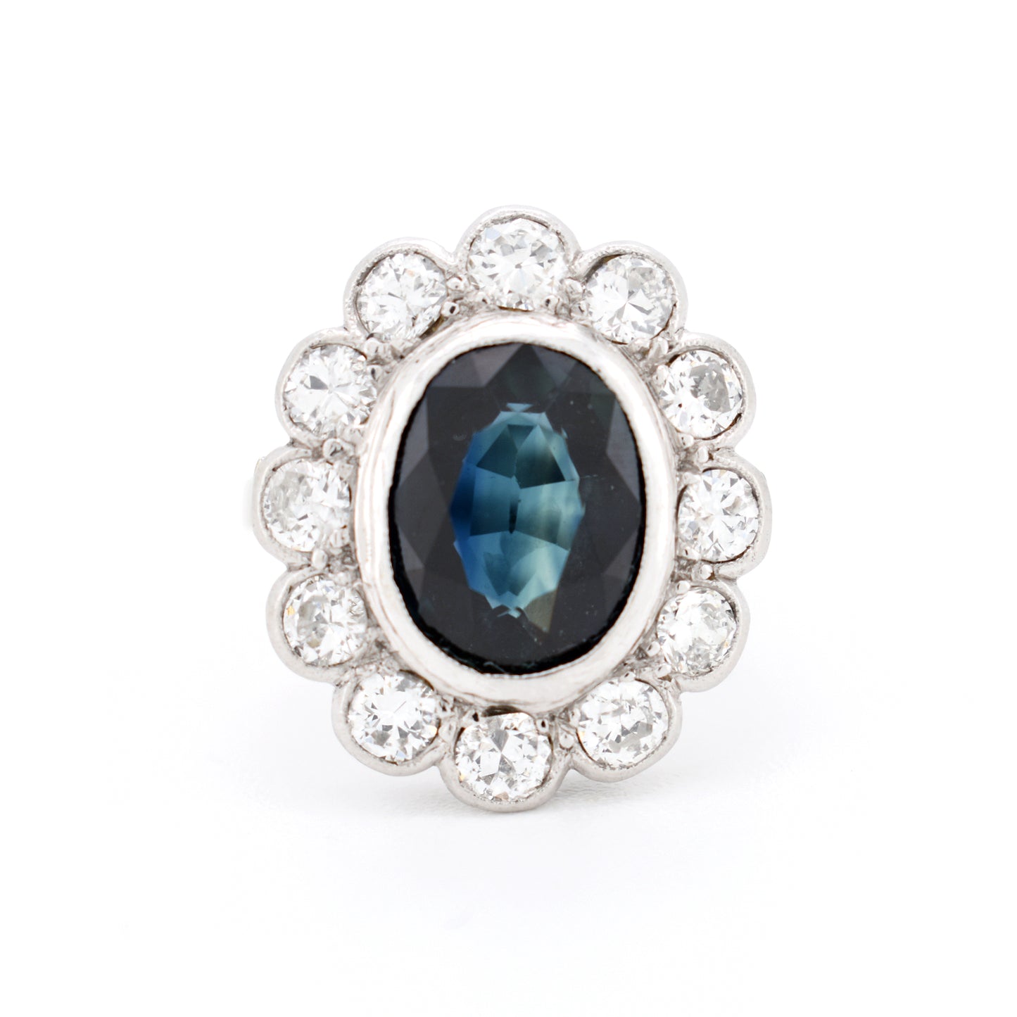 bague pompadour ou marguerite or saphir diamants style lady diana, face