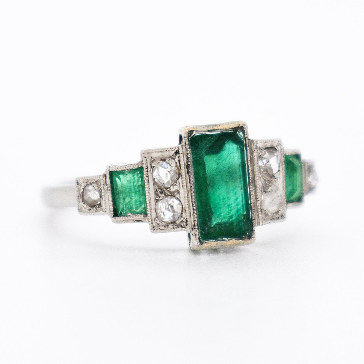 bague-emeraude-diamants-art-deco-3