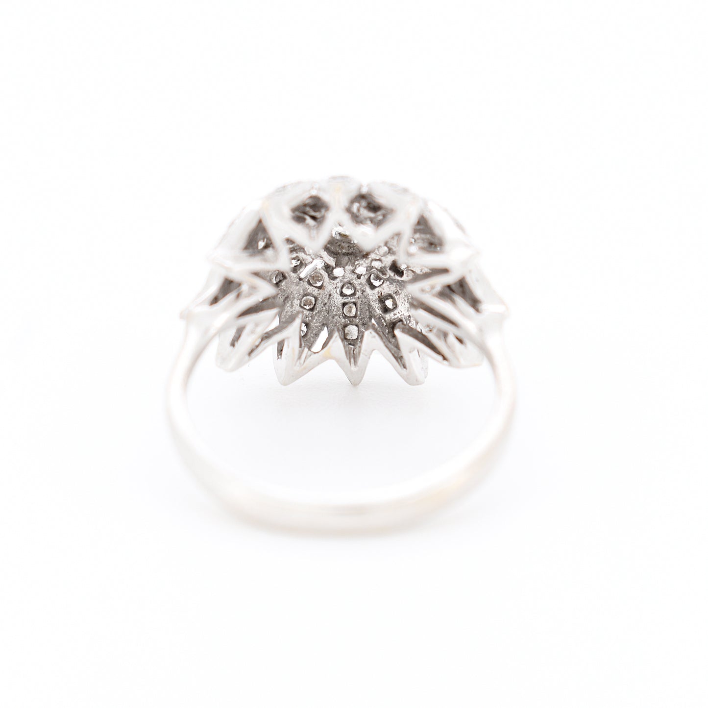 vintage women's ring flower 18 carat gold diamonds engagement promise, back