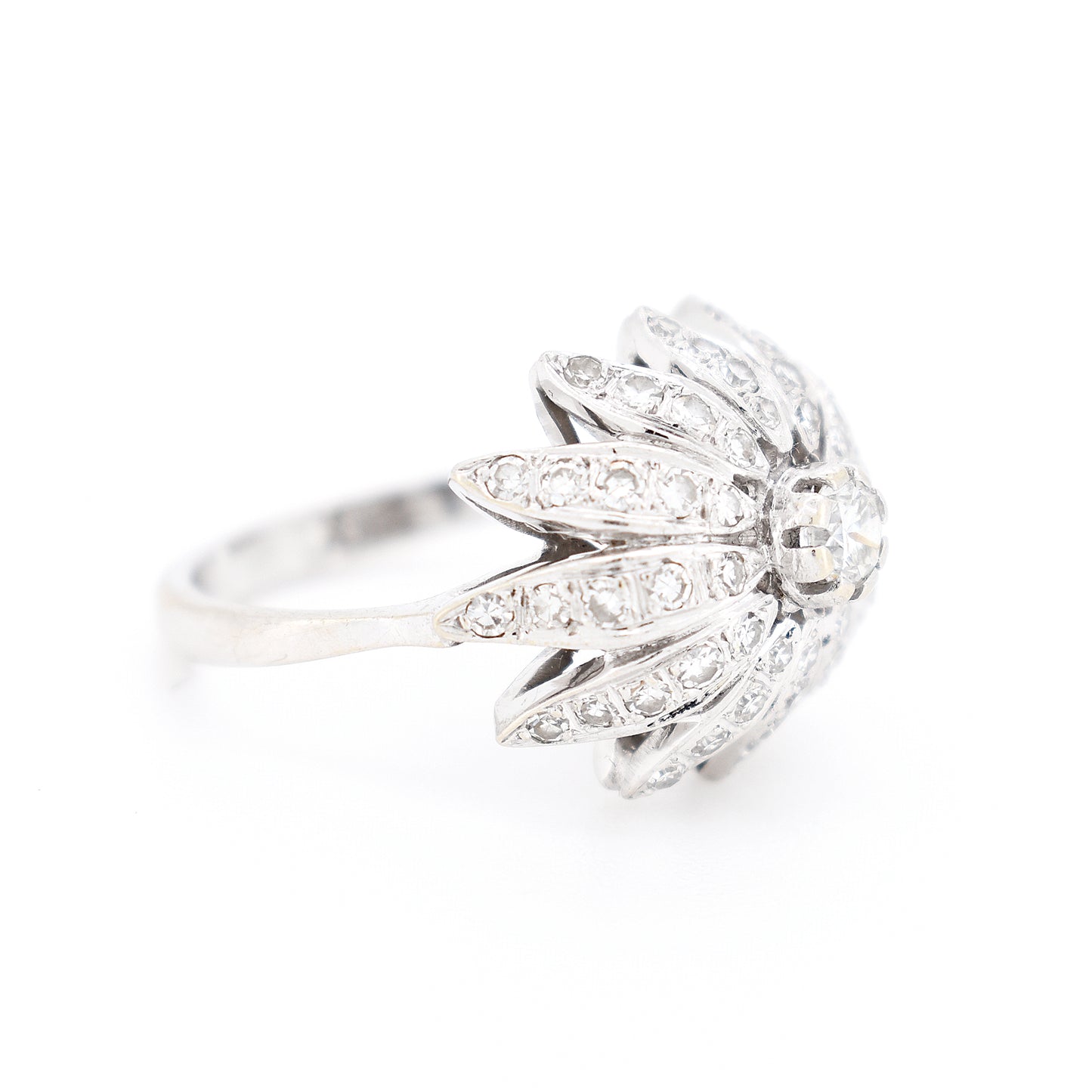 vintage women's ring flower 18 carat gold diamonds engagement promise, right