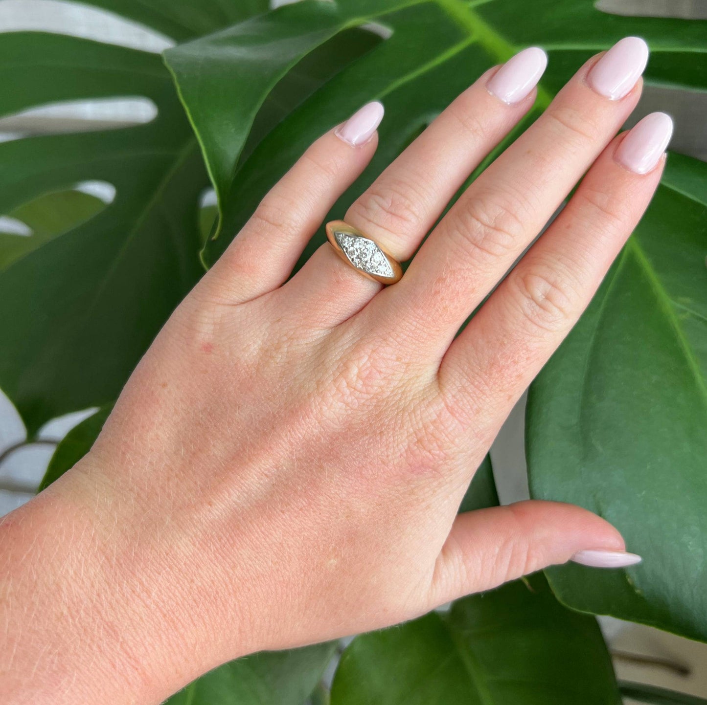 bague jonc oj perrin or diamants femme, portée