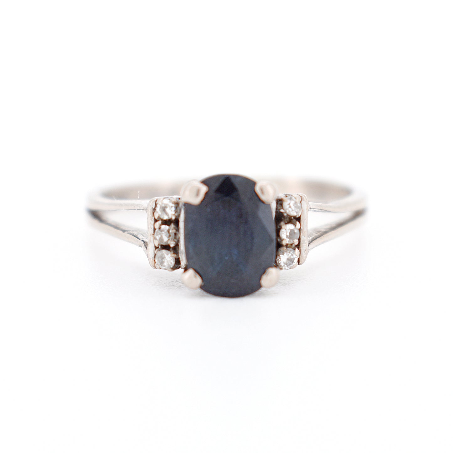 vintage 18 carat gold sapphire and diamond ring, face
