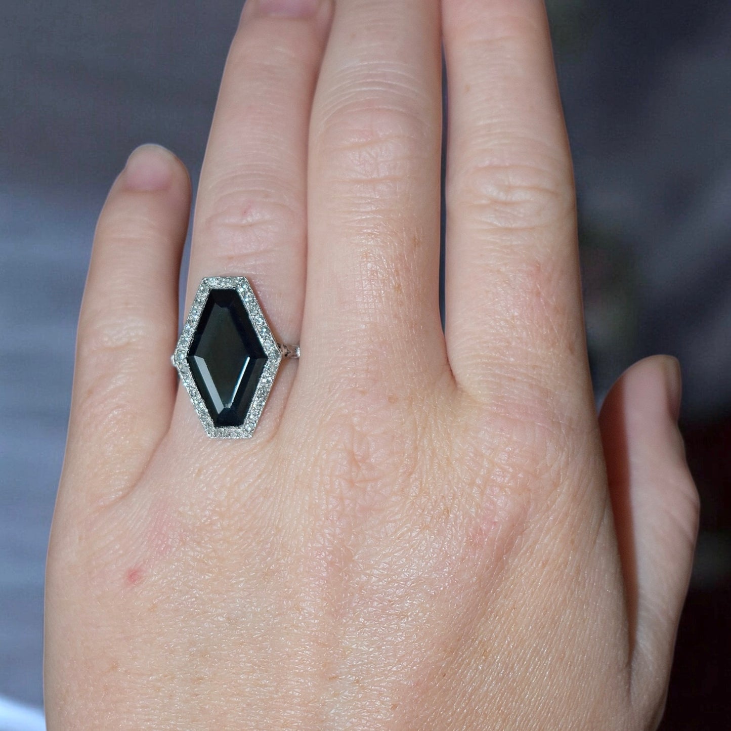 Bague Art Déco Saphir et Diamants 11