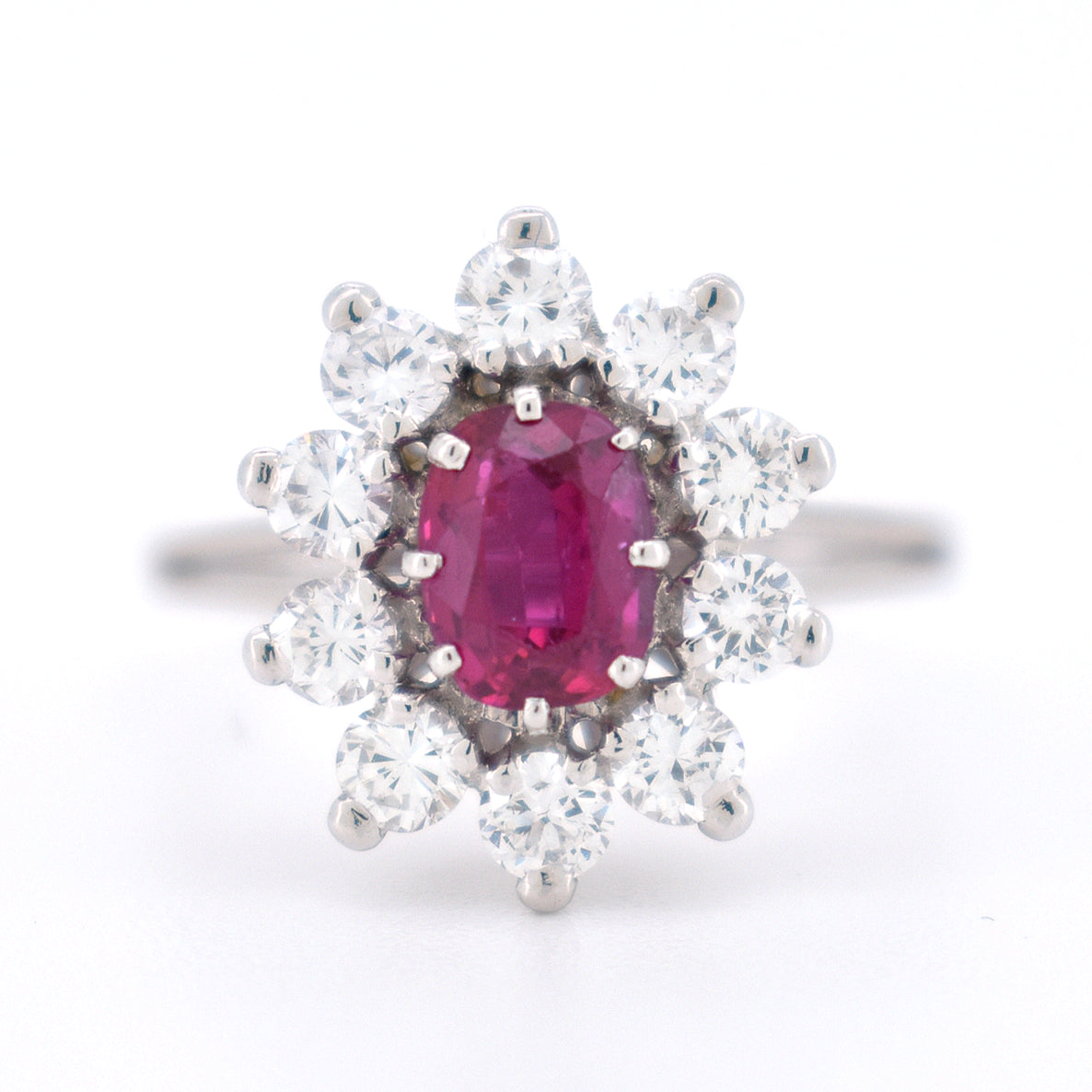 Bague Marguerite Vintage en Or, Rubis et Diamants - Bellerive Jewelry