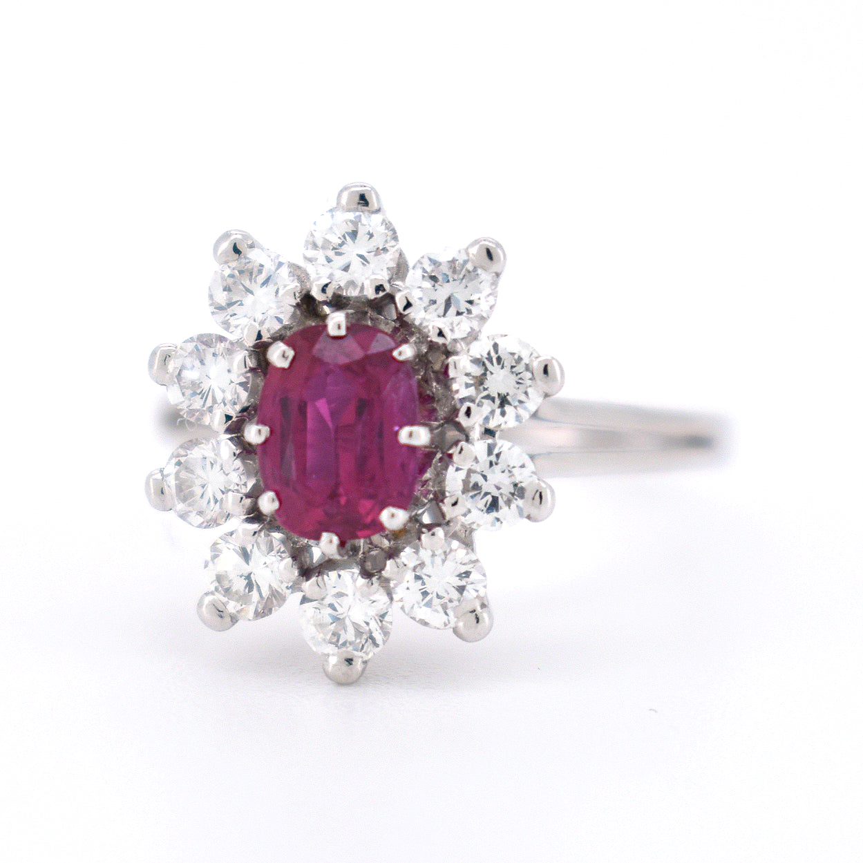 Bague Marguerite Vintage en Or, Rubis et Diamants - Bellerive Jewelry