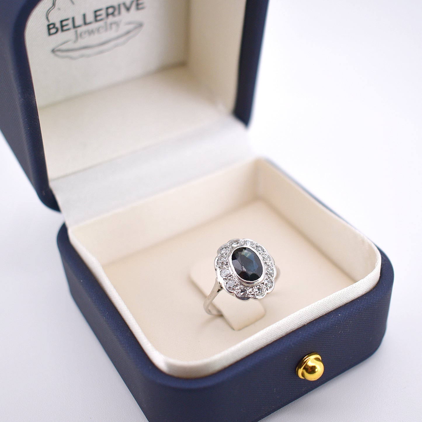 cluster vintage ring sapphire and diamonds in box