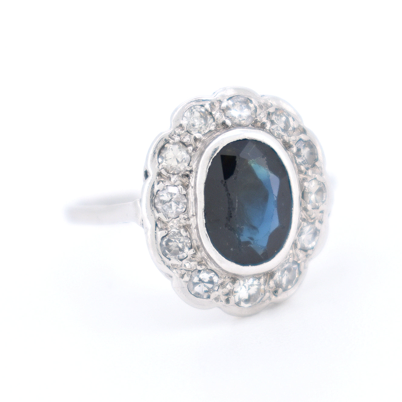 cluster vintage ring sapphire and diamonds right 3