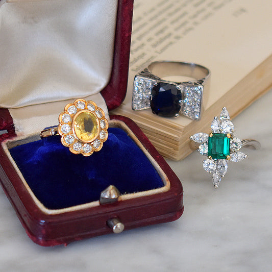 Comment reconnaître un bijou vintage authentique ?