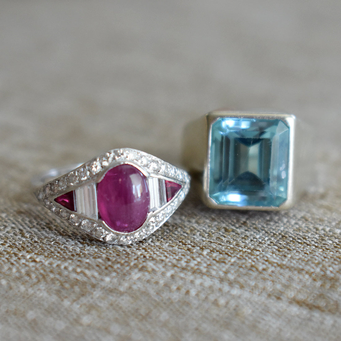 À la Recherche du Bijou Rare : Le Métier de Marchand de Bijoux et l'Art de Dénicher des Pièces Uniques