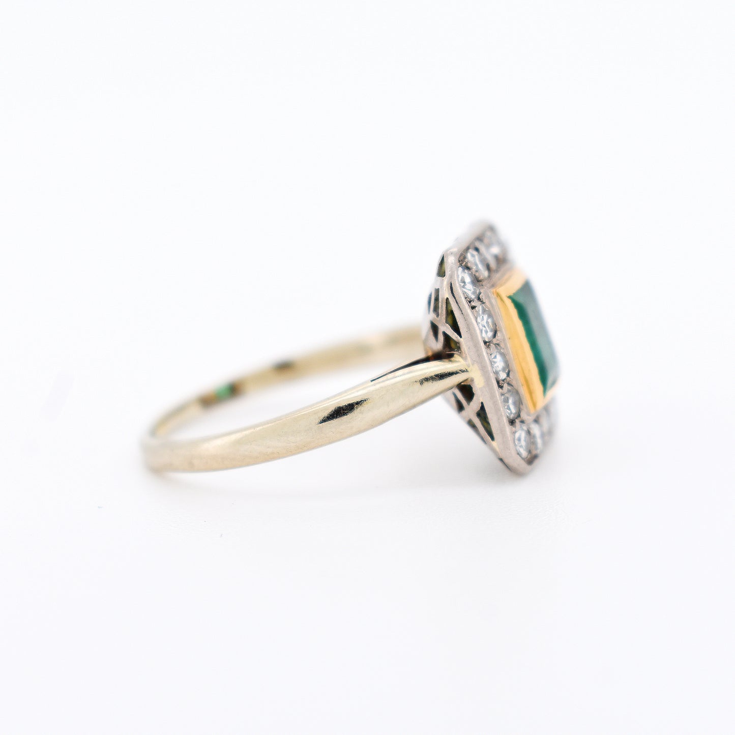 Bague Femme Vintage Or 18 carats émeraude diamants, droit