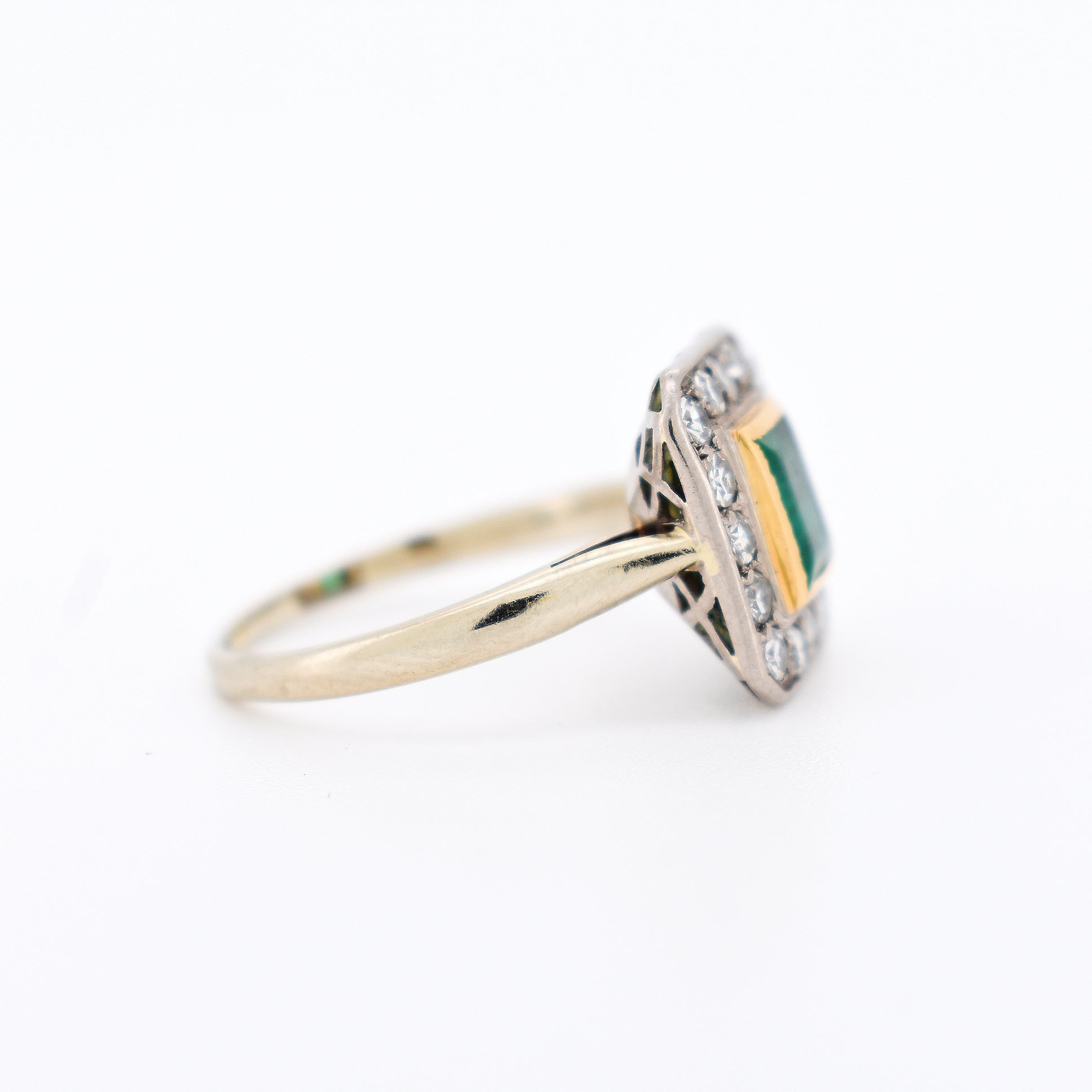 Bague Femme Vintage Or 18 carats émeraude diamants, droit