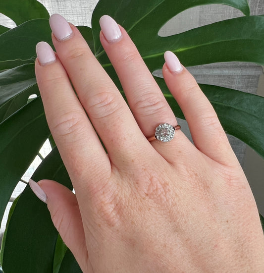 bague marguerite or diamants belle époque, portée