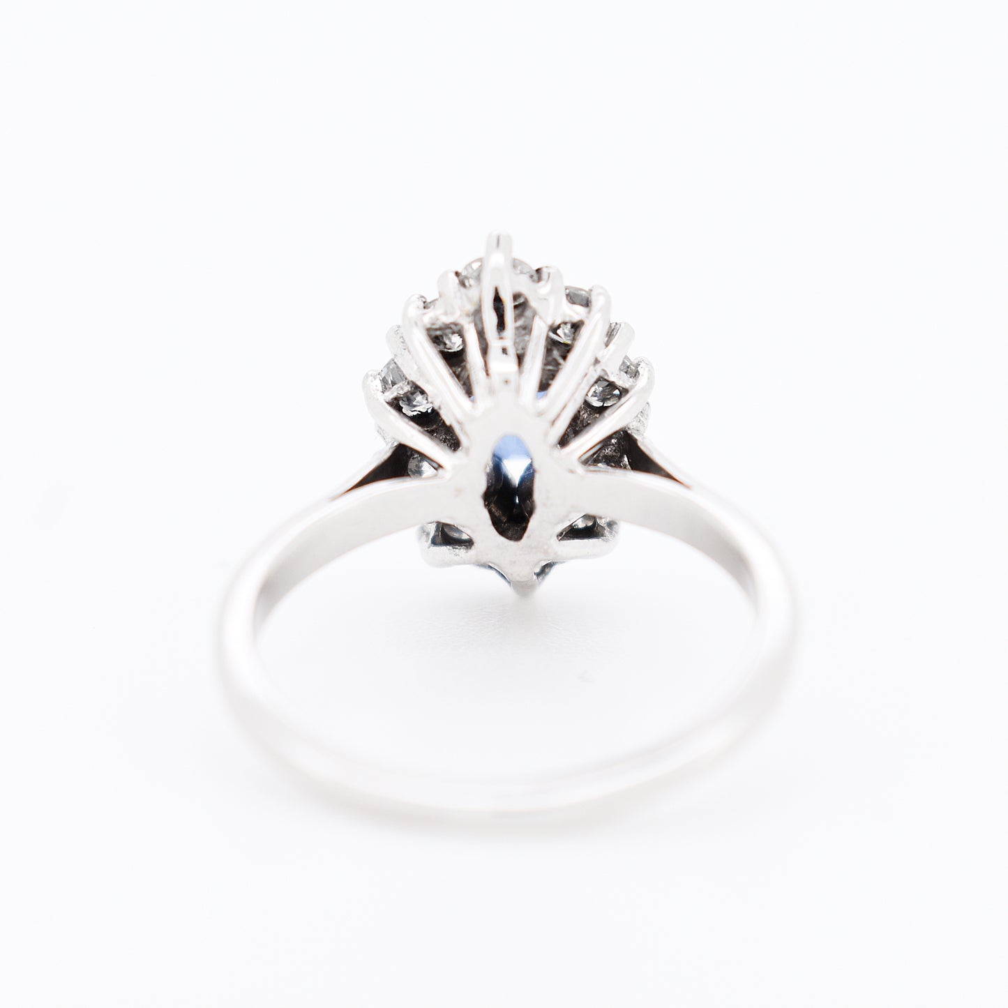 18 karat gold ring Natural sapphire Vintage diamonds, back