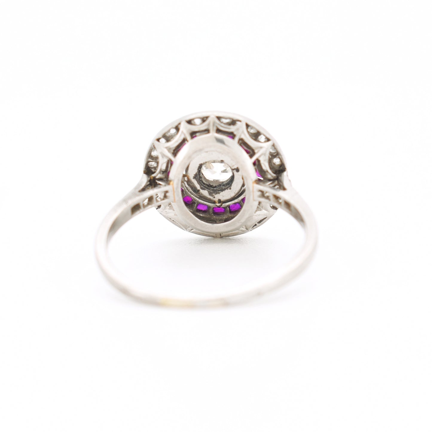 art deco platinum engagement ring, double halo ruby and diamonds, d'arrière