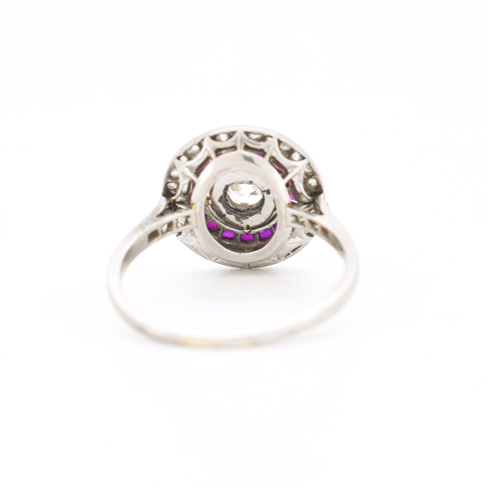 art deco platinum engagement ring, double halo ruby and diamonds, d'arrière