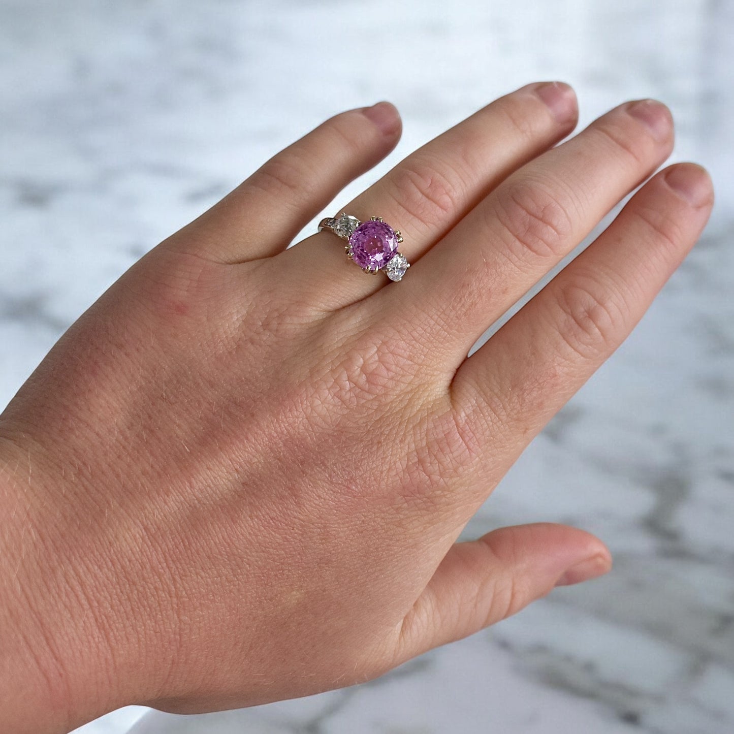bague trilogie saphir rose diamants 7