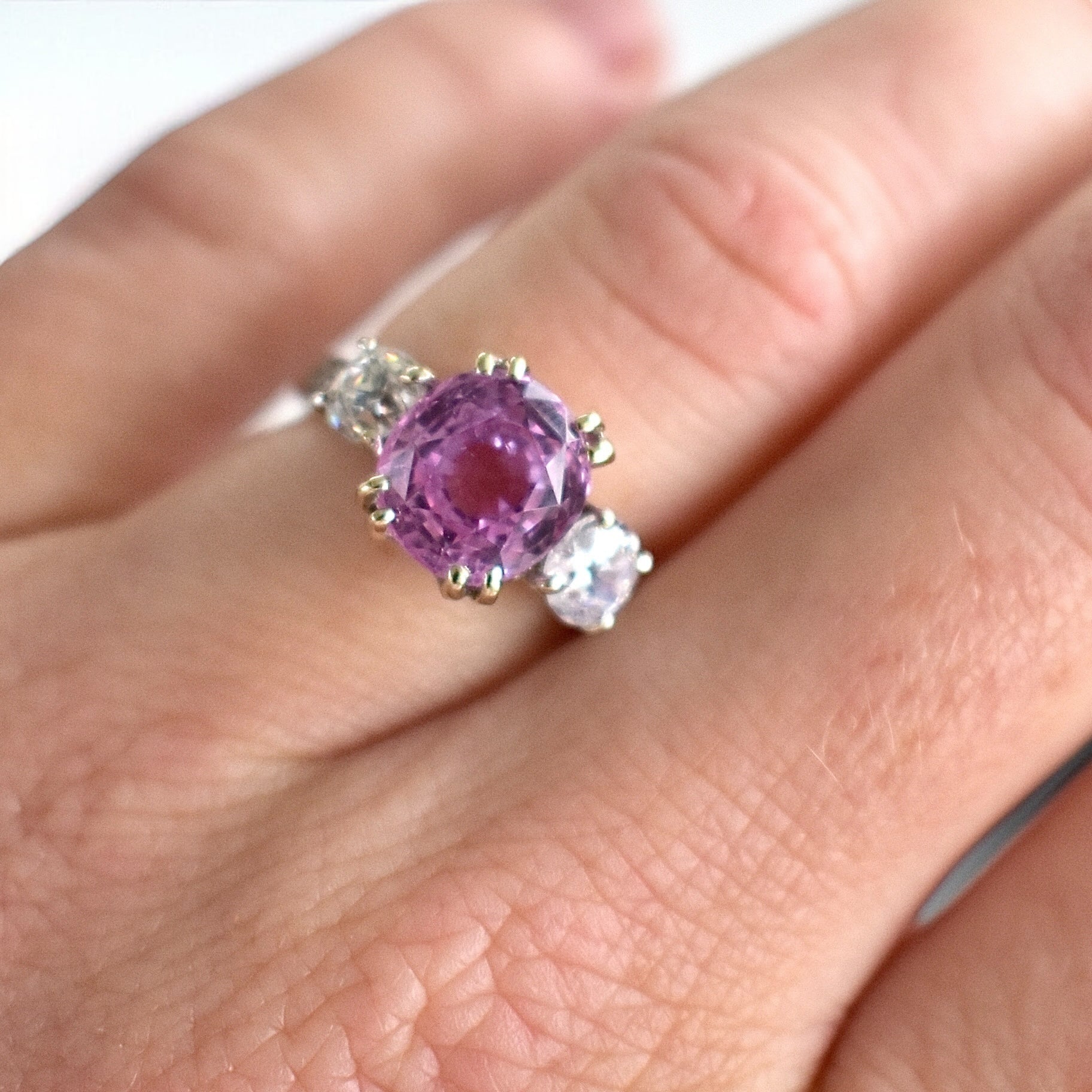 bague trilogie saphir rose diamants 6