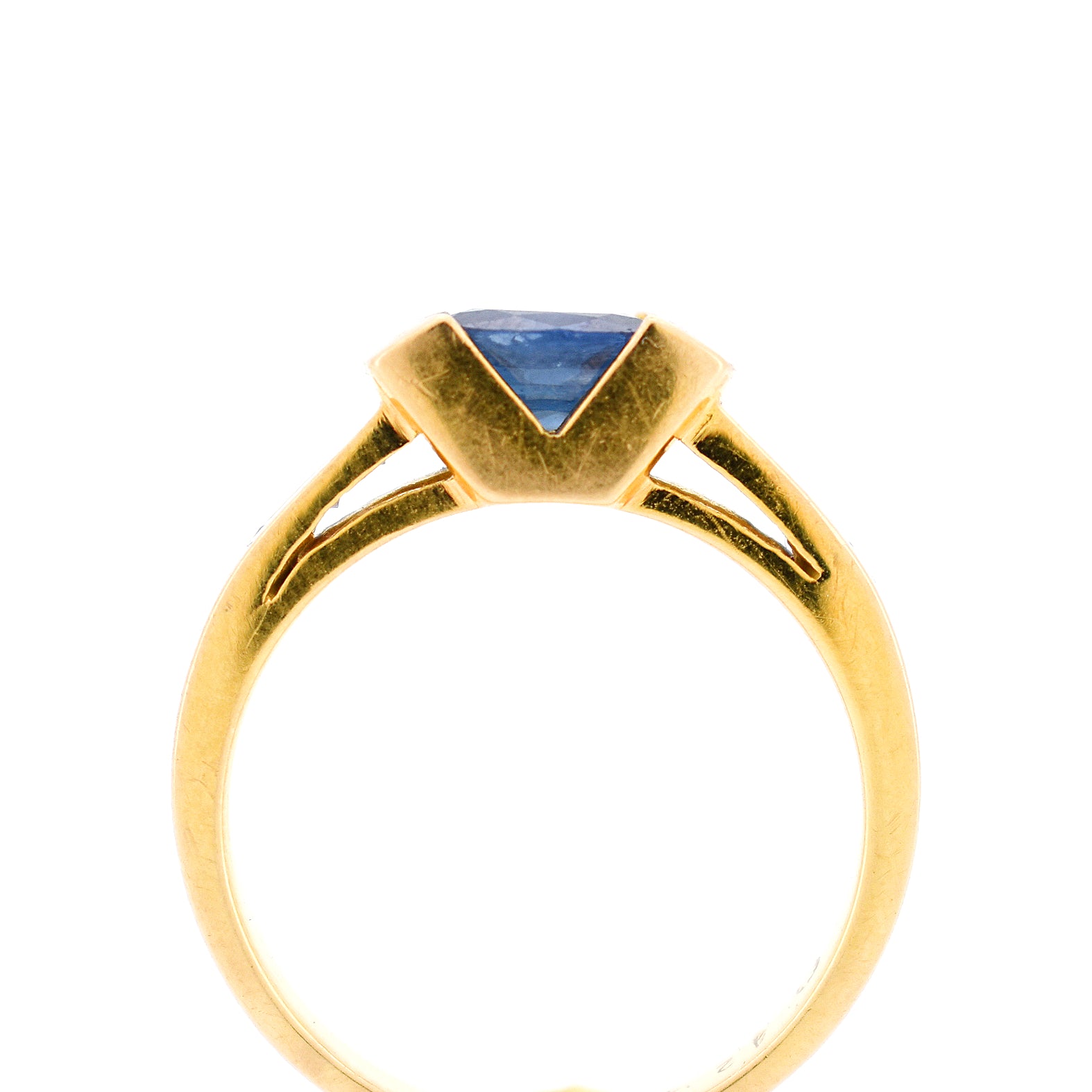 bague femme vintage solitaire or 18 carats saphir naturel et diamants, debout
