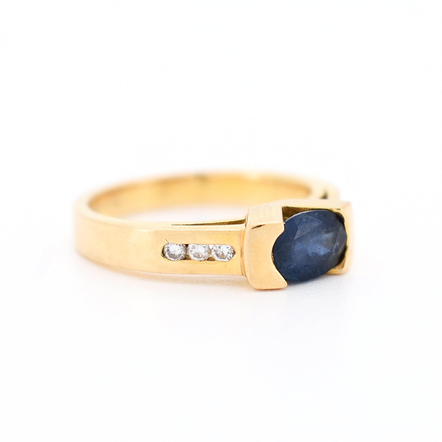 bague femme vintage solitaire or 18 carats saphir naturel et diamants, droit