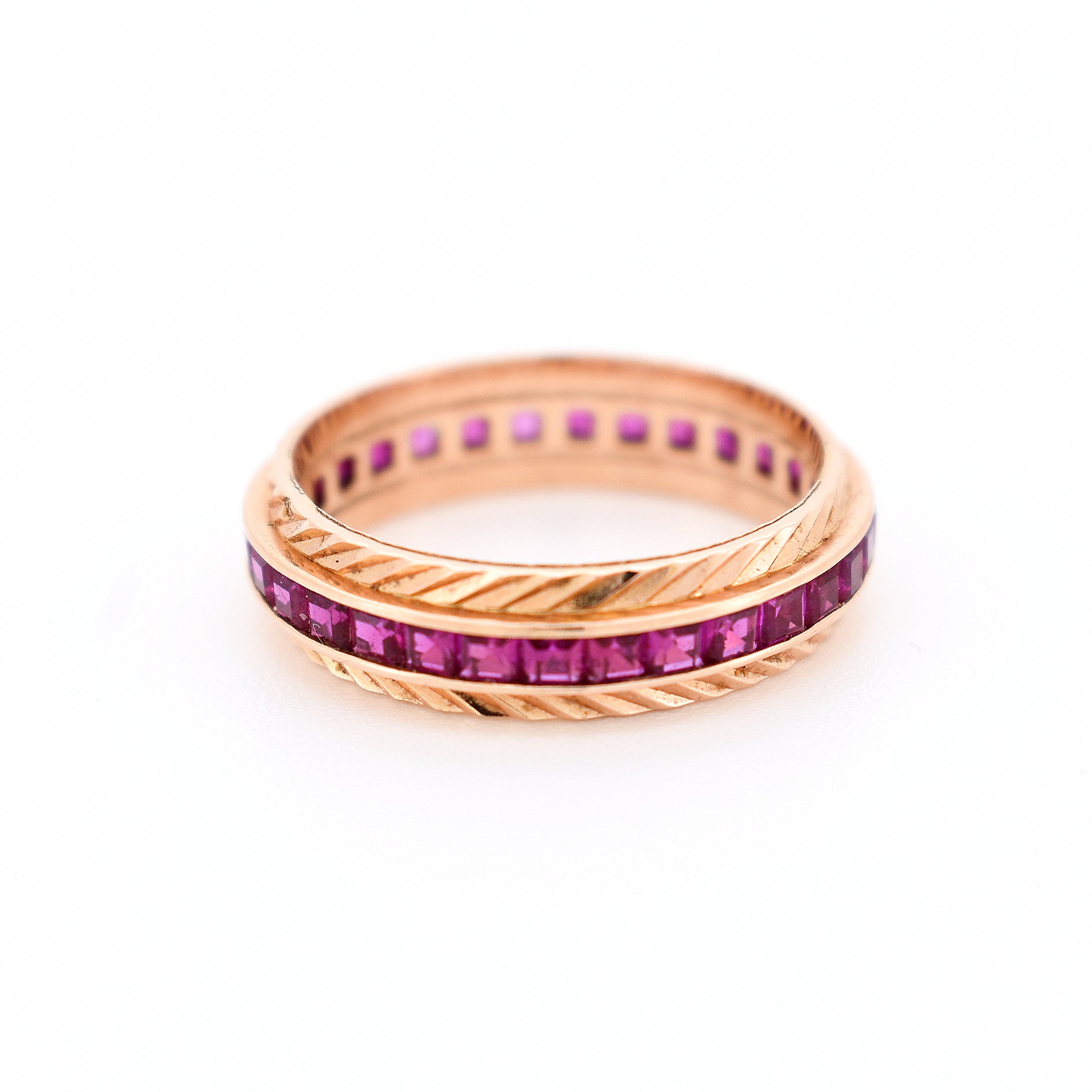 18. carat gold ruby wedding ring, face