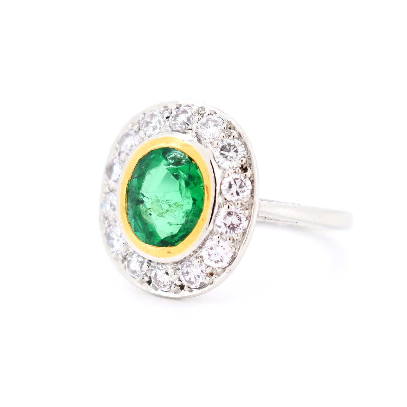 bague halo Art Déco or 18 carats émeraude naturelle et diamants, gauche