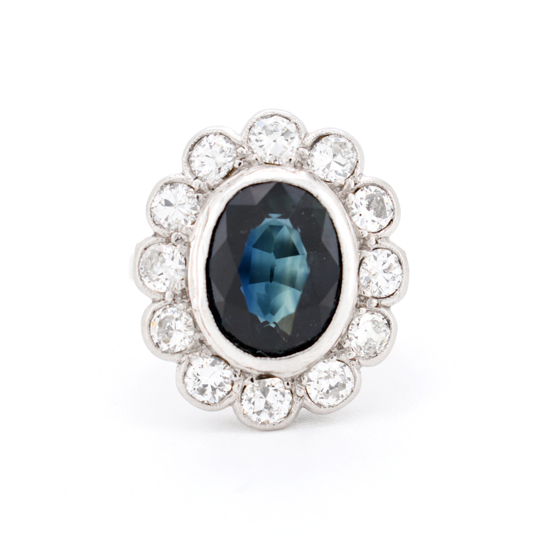 bague pompadour ou marguerite or saphir diamants style lady diana, face