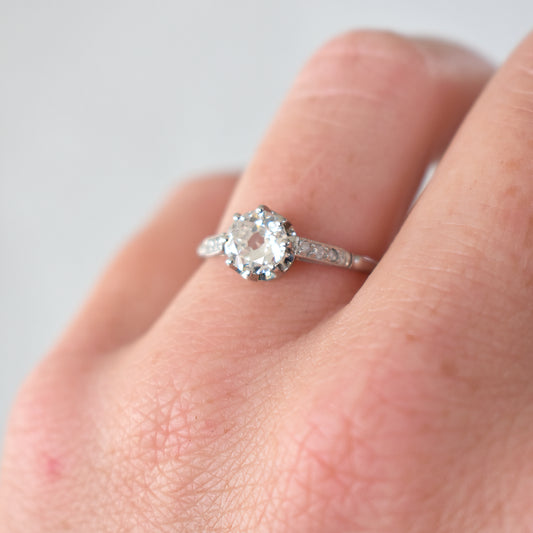 bague de fiançailles femme solitaire diamant porté zoom 2