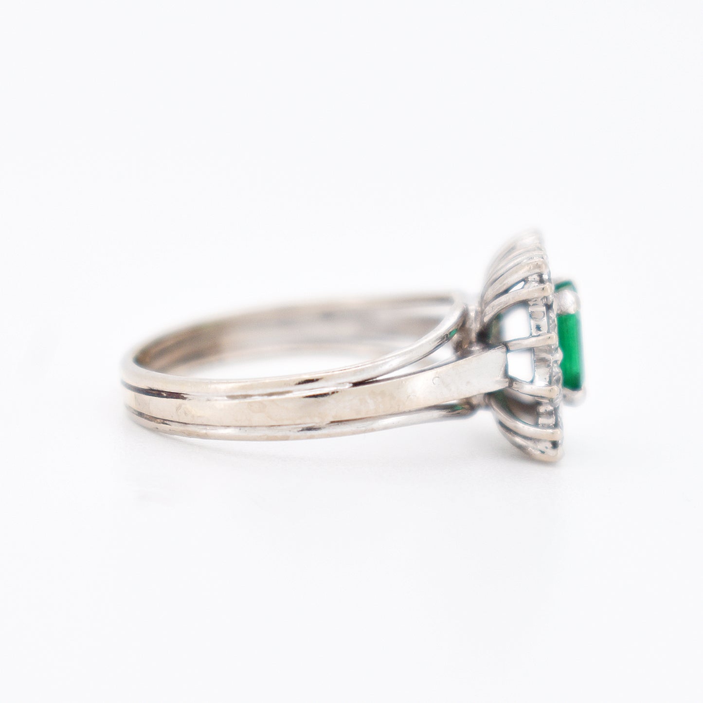 bague émeraude et diamants