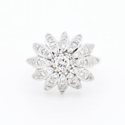 vintage women's ring flower 18 carat gold diamonds engagement promise, face