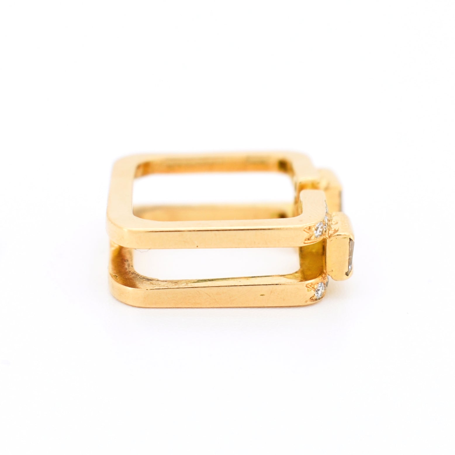 bague jean vendôme carré or 18 carats et diamants, droite