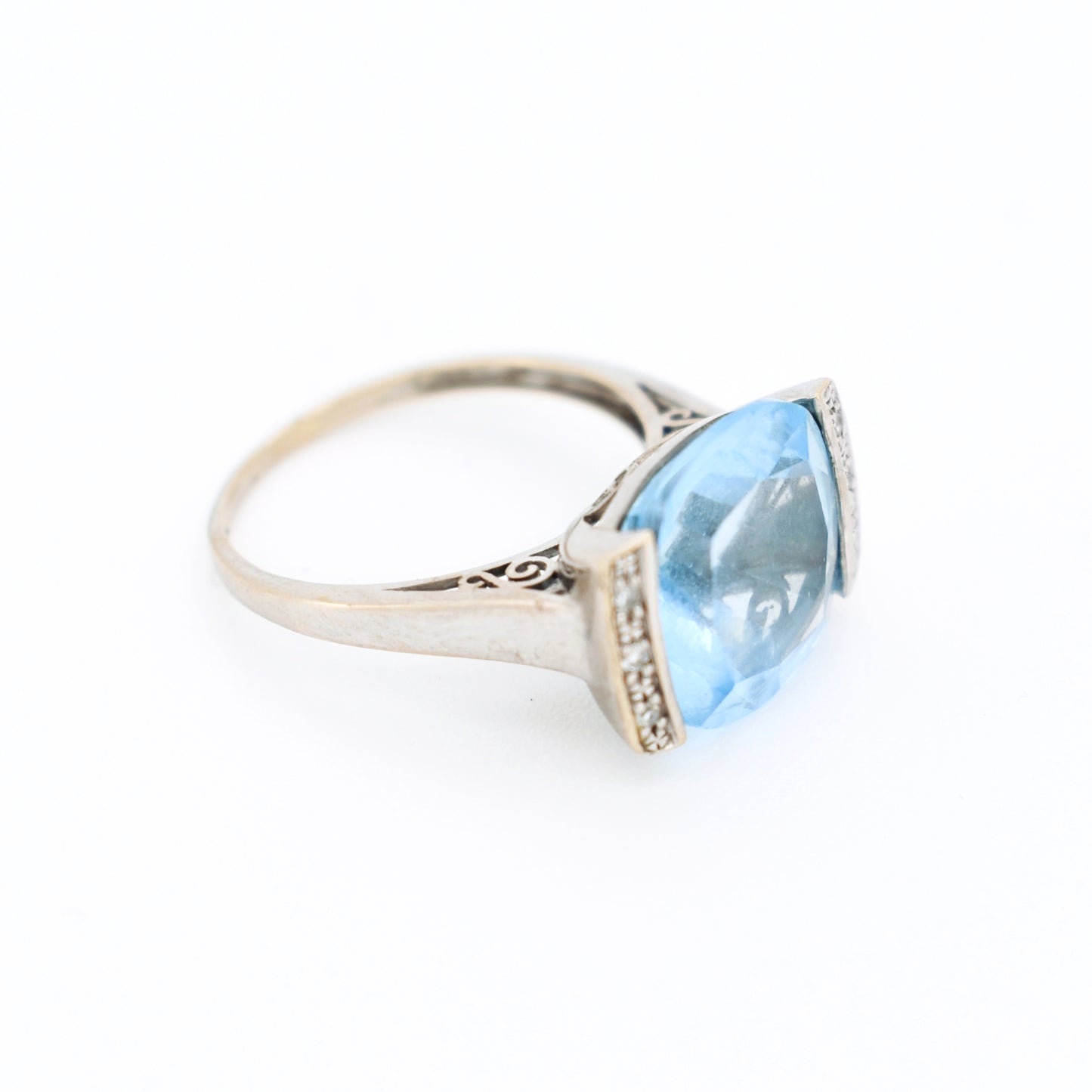 bague or blanc 18 carats topaze et diamants, droit