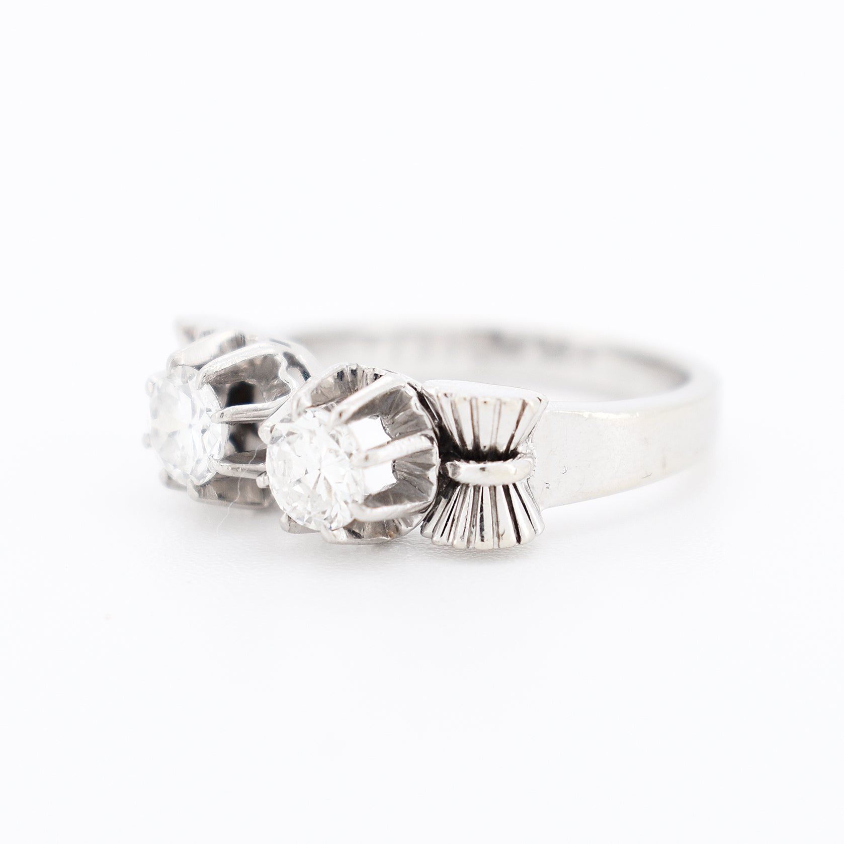 bague toi et moi rétro or et deux diamants, gauche