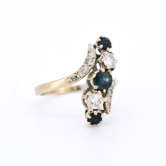 bague vintage or saphirs et diamants style belle époque , de coté droit