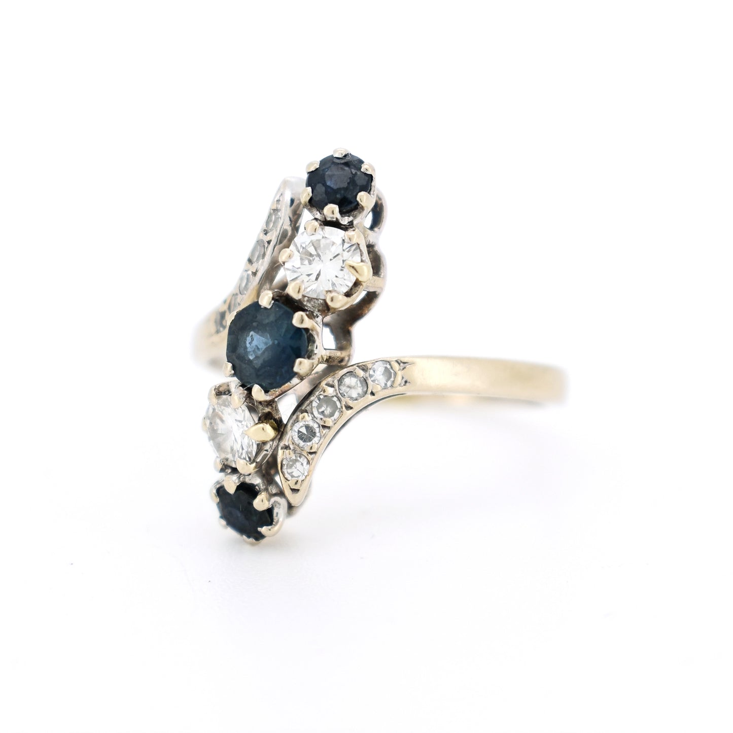 bague vintage or saphirs et diamants style belle époque , de coté gauche