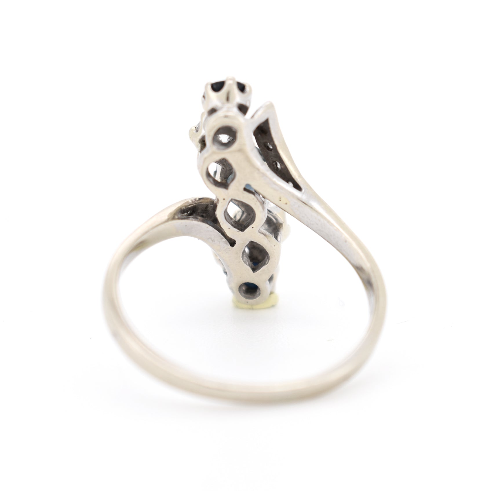 bague vintage or saphirs et diamants style belle époque , de l'arrière