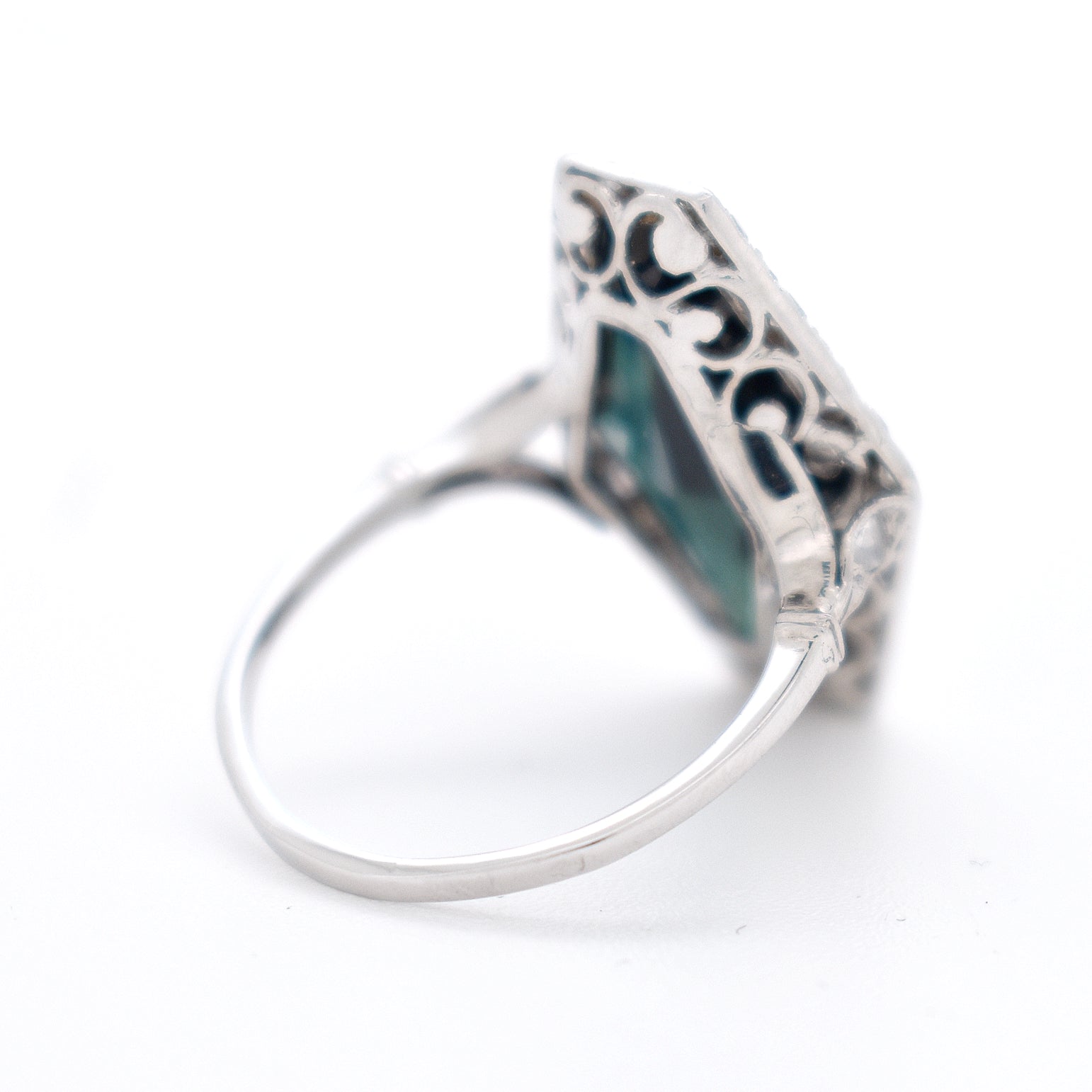 Bague Art Déco Saphir et Diamants 3