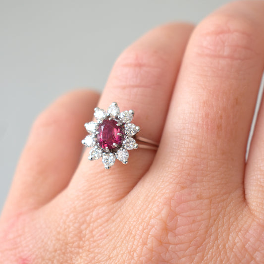 Bague Marguerite Vintage en Or, Rubis et Diamants - Bellerive Jewelry